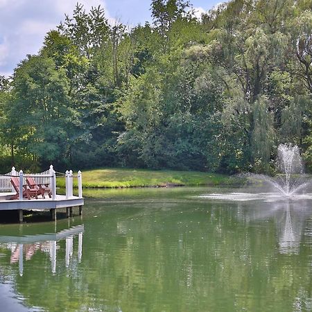 Waterview Lodge By Amish Country Lodging Міллерсбург Екстер'єр фото